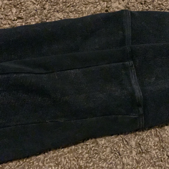 Black Pink/VS leggings, has zip up pockets! Good condition. - Picture 3 of 3